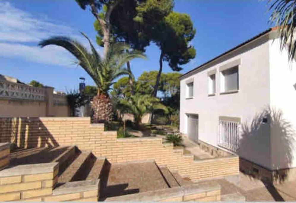 فيلا Casa La Pineda Salou, Playa Y Port Aventura المظهر الخارجي الصورة